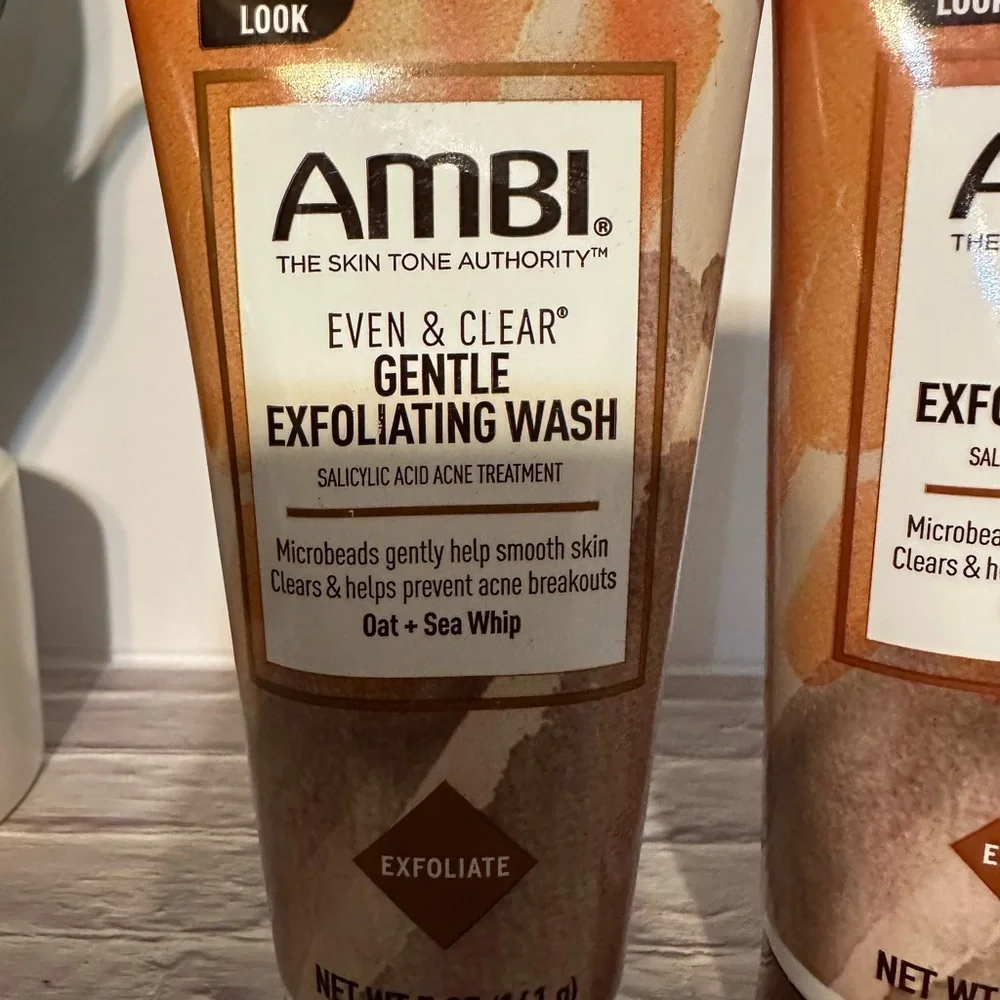 Ambi Even & Clear Gentle Exfoliating Wash - 2 5‎ ozs bottles - Picture 2 of 4